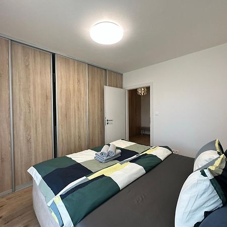 Novozariadeny Apartman Pri Starom Moste Bratislava Exterior foto