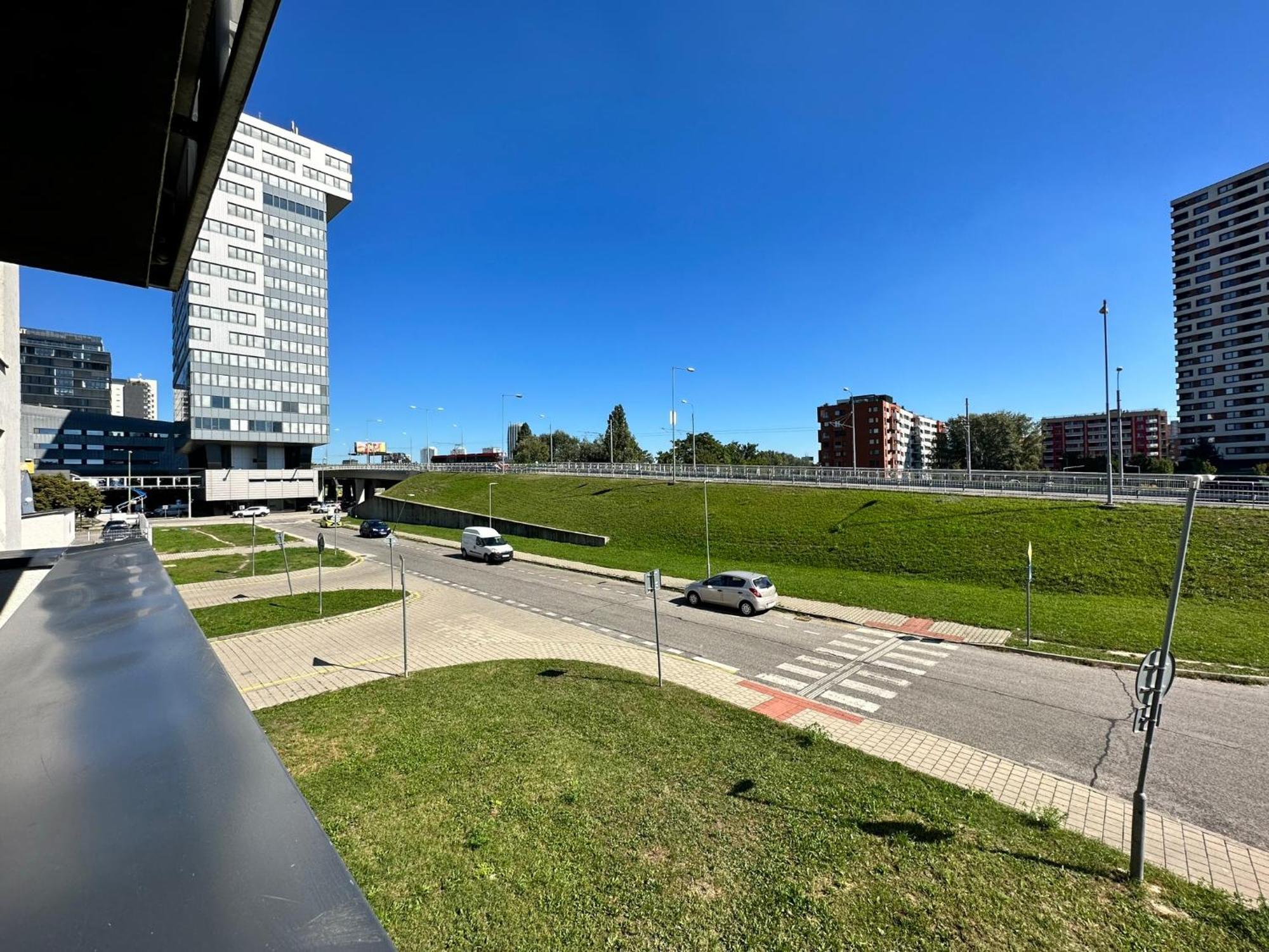 Novozariadeny Apartman Pri Starom Moste Bratislava Exterior foto