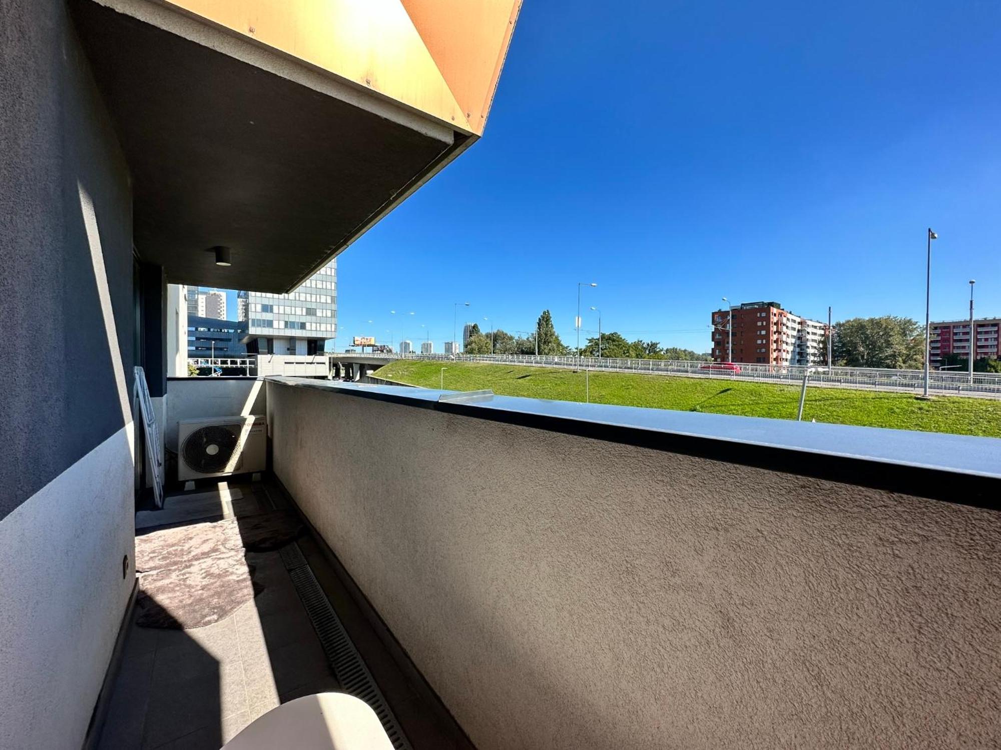 Novozariadeny Apartman Pri Starom Moste Bratislava Exterior foto